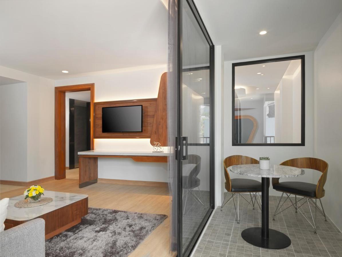 The Oceanic Sportel Phuket - Sha Extra Plus Exterior photo A suite at the hotel