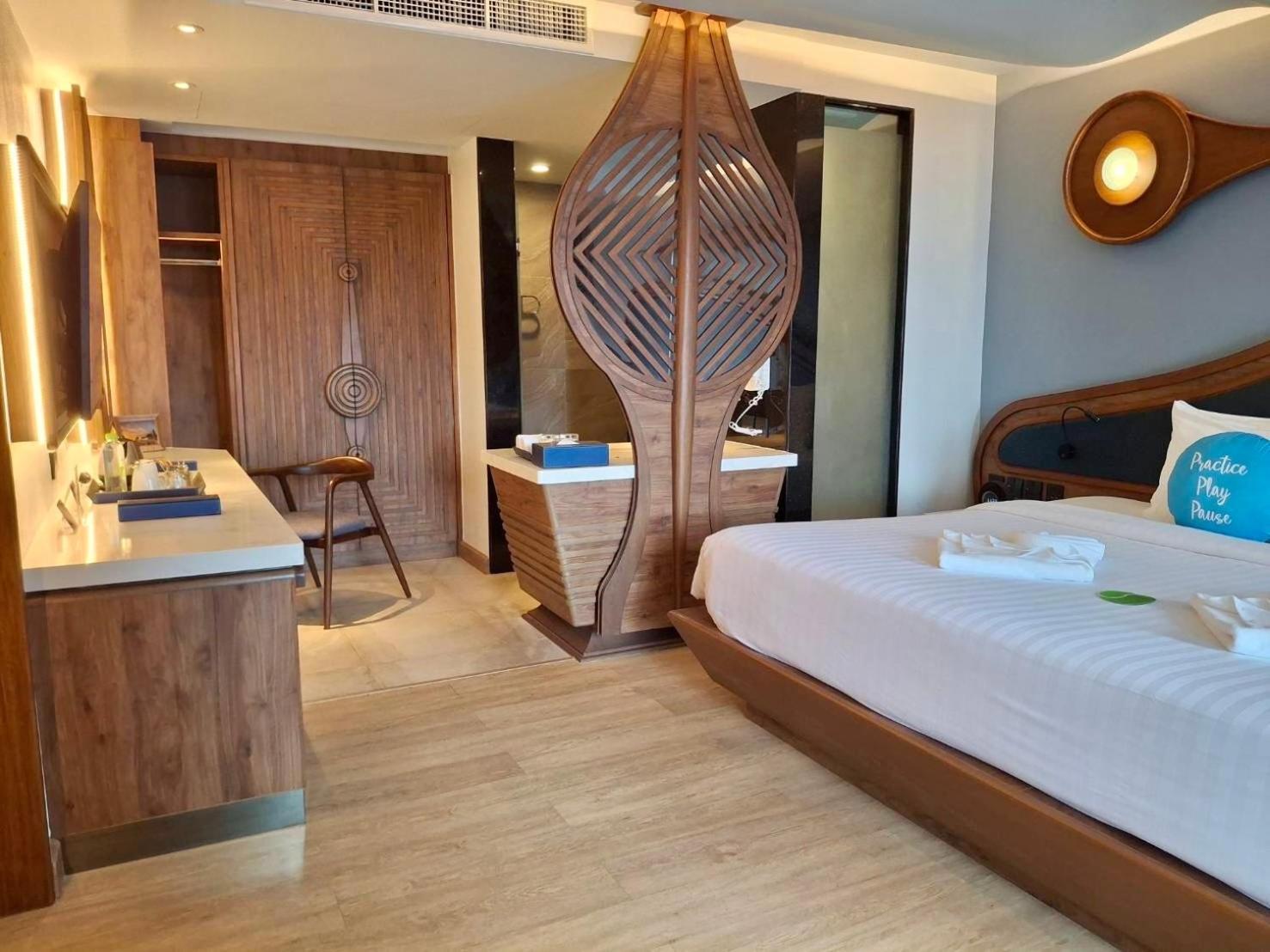 The Oceanic Sportel Phuket - Sha Extra Plus Exterior photo Deluxe Ocean View